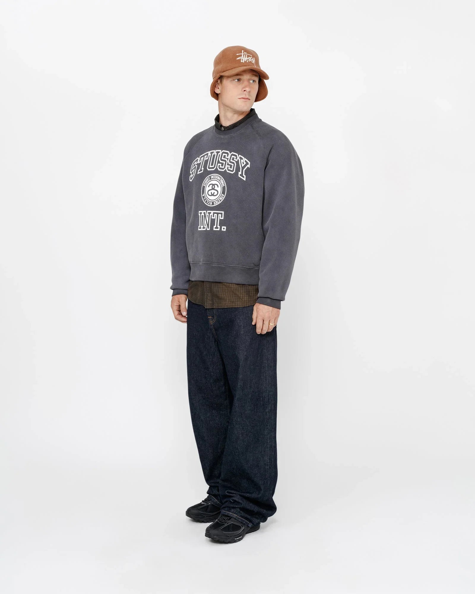 OVERLOCK VARSITY RAGLAN CREW - Four Street