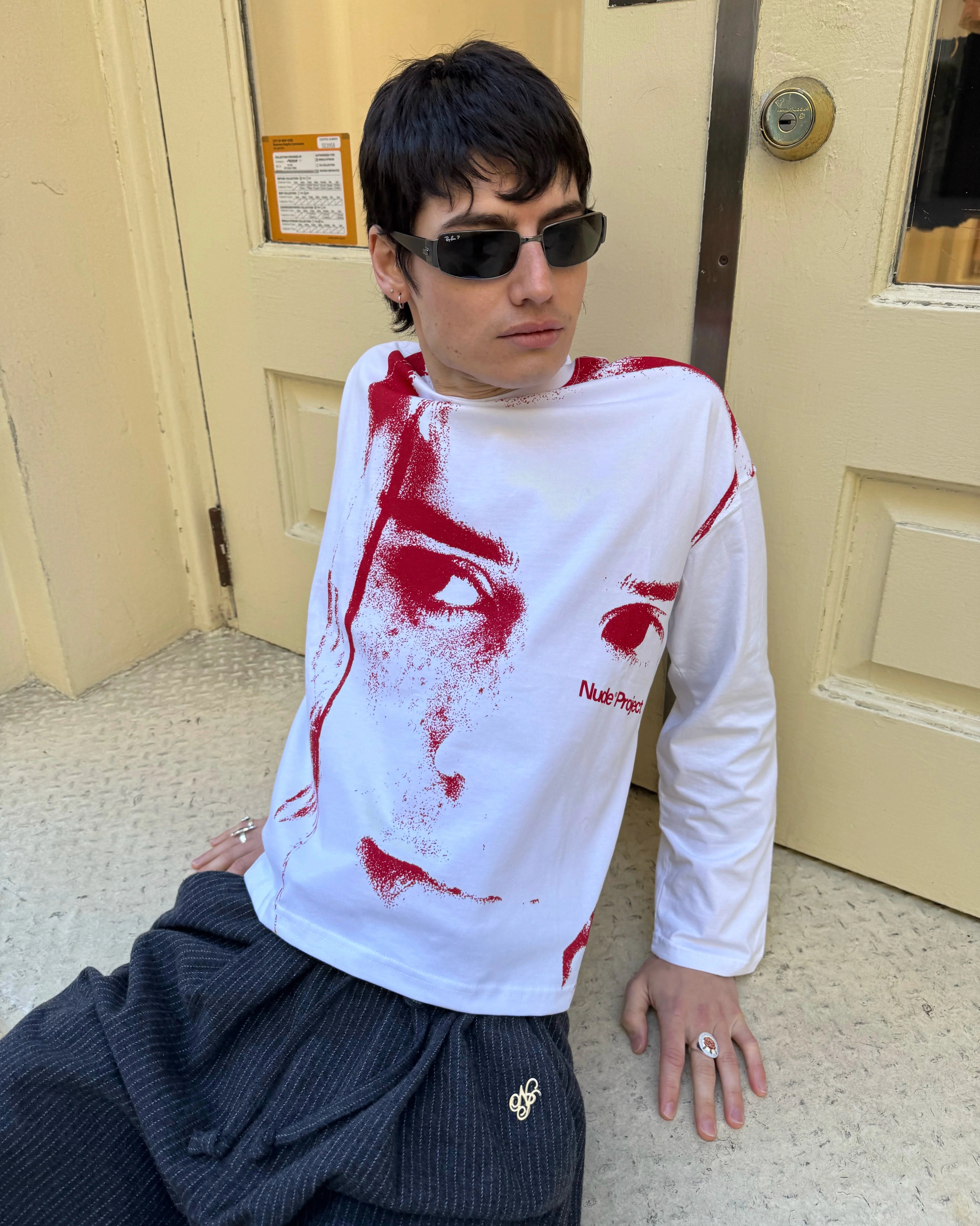 Side-Eye Long-Sleeve Tee