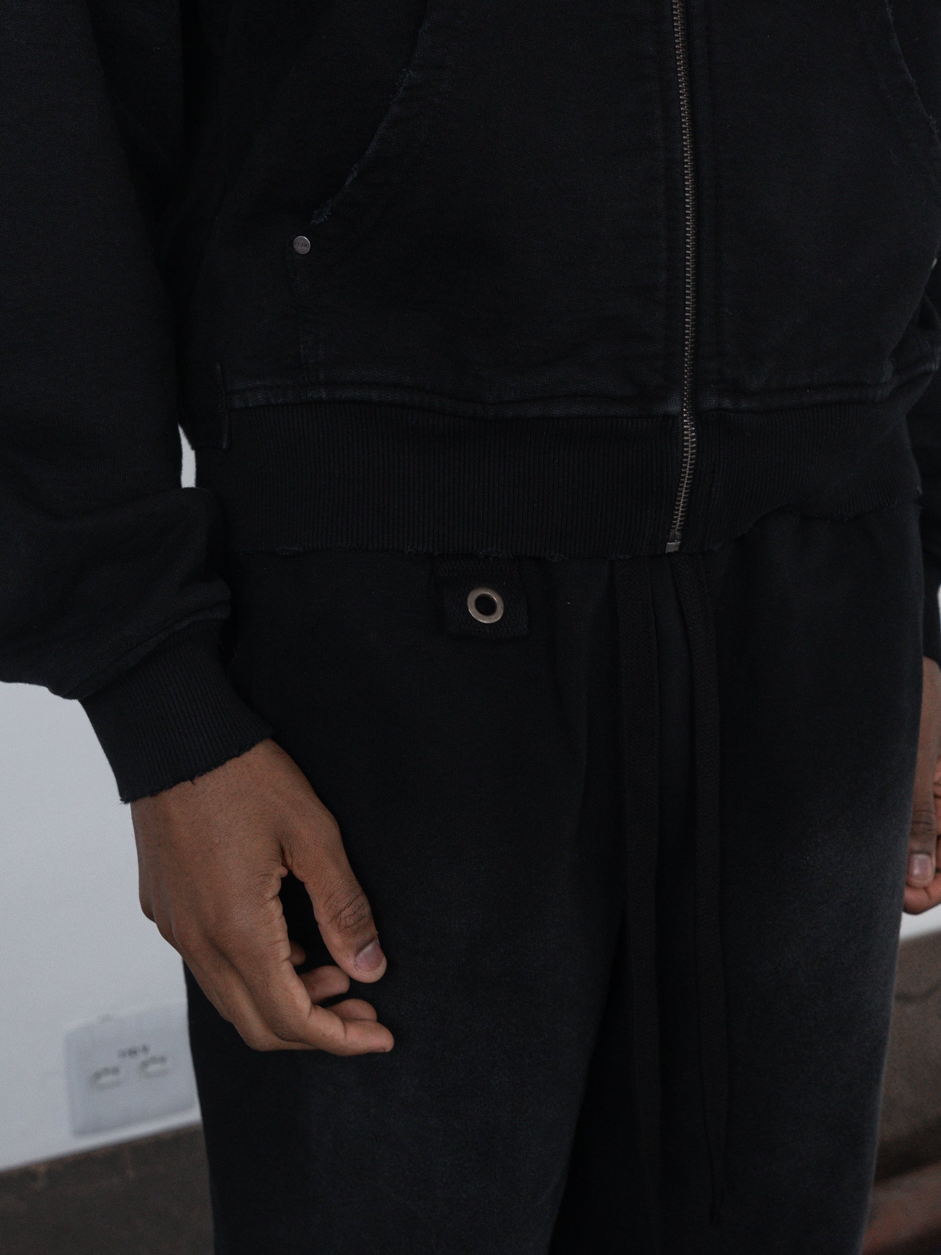 UNF LOOSE SWEATPANTS - BLACK